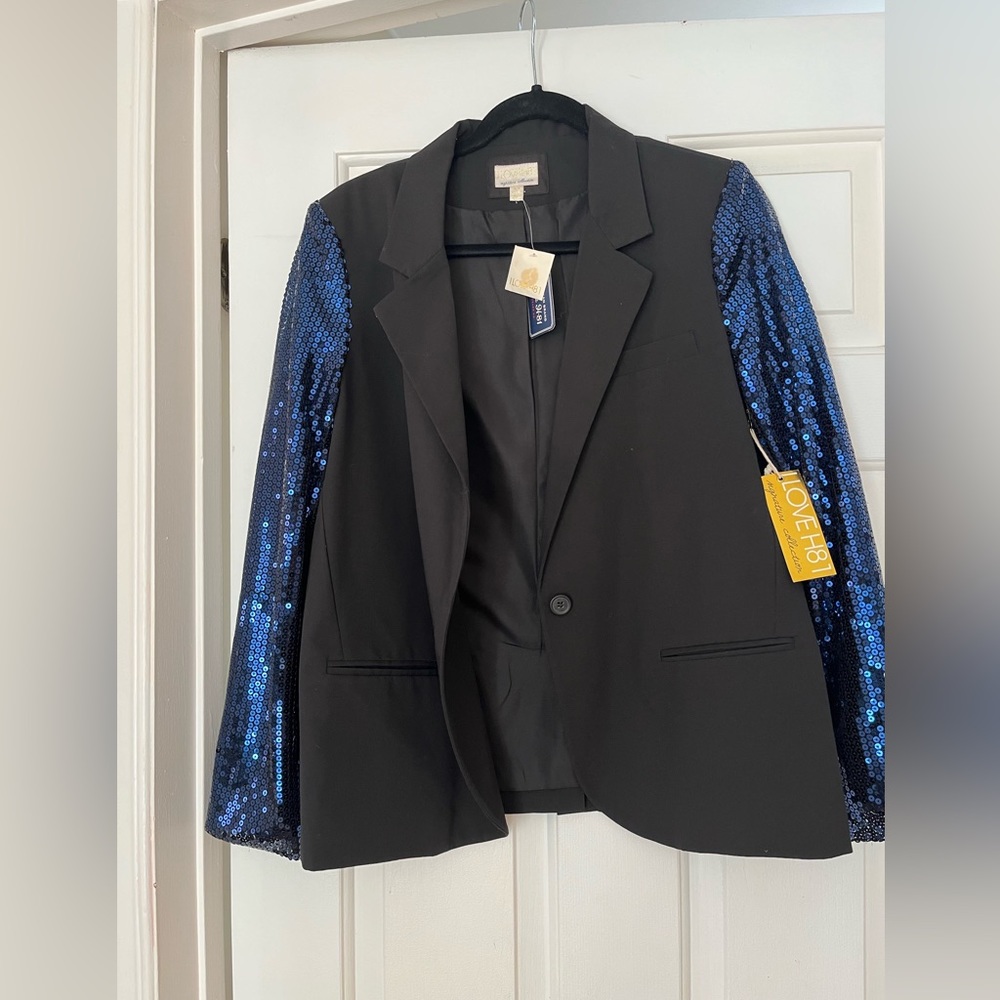 NWT stylish blazer from I Love H81 signature collection at Forever 21 size M